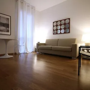 Daire Brera - Fiori Chiari Charme, Milano