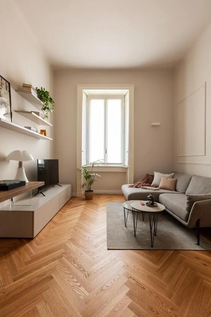 Stile Ed Eleganza Fra Stazione Centrale E Posta Venezia Milan Apartment